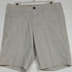 Gap men's khaki flat front shorts 32